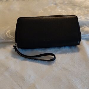 Safe Keeper Sleek Black Wristlet